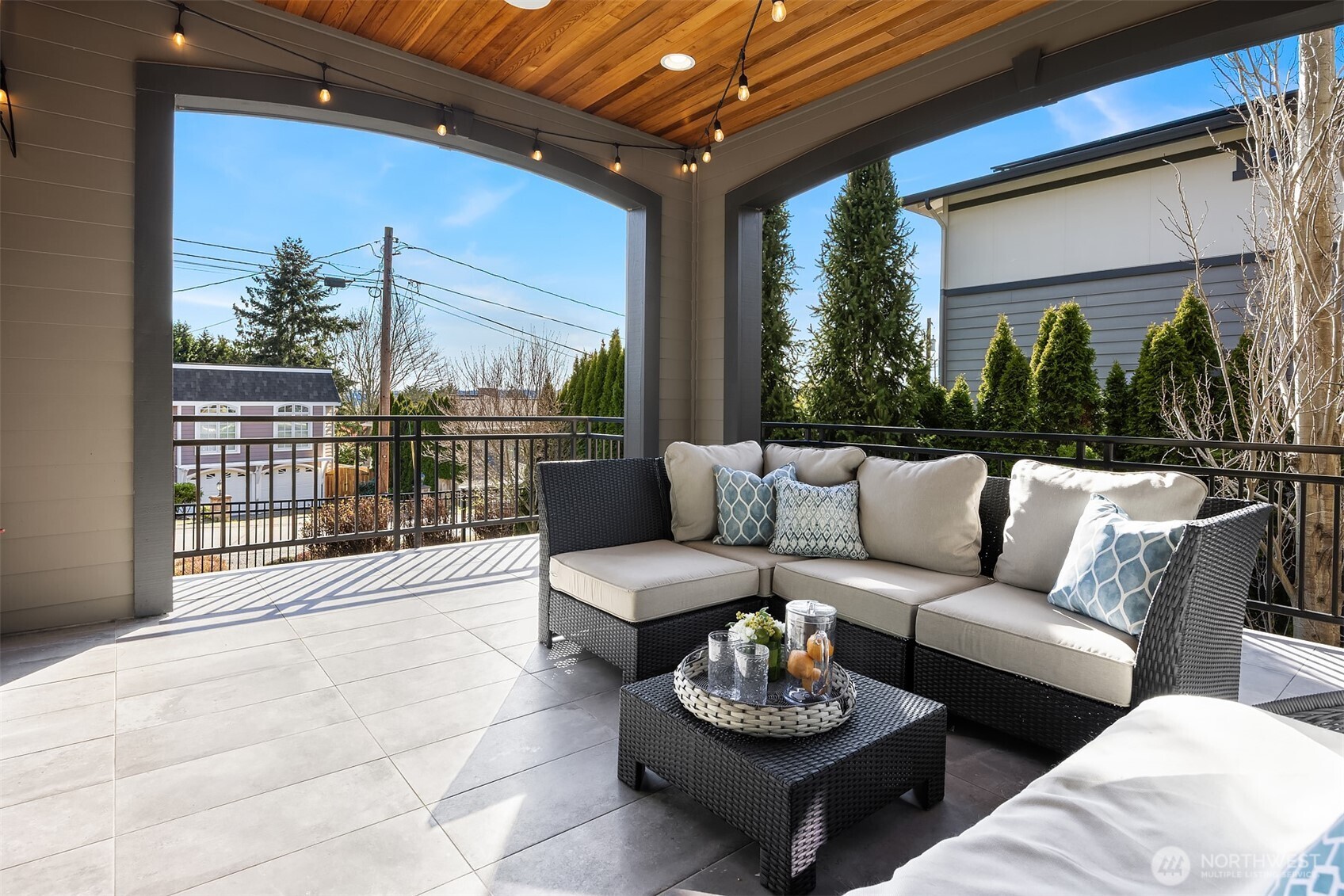 6518 SE 28th Street , Mercer Island, WA 98040-2519