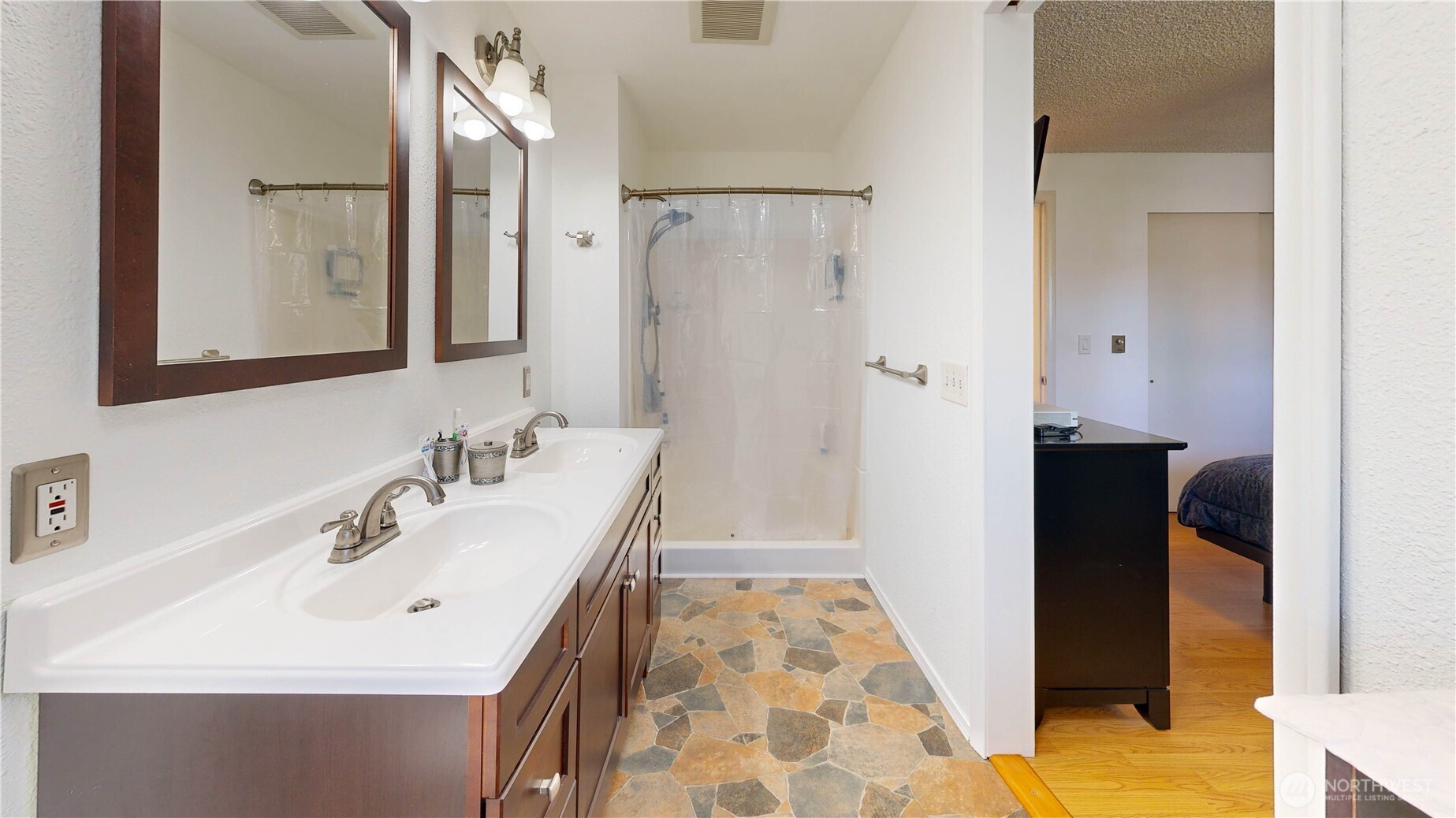 17121 SE 264th Place , Covington, WA 98042-8321