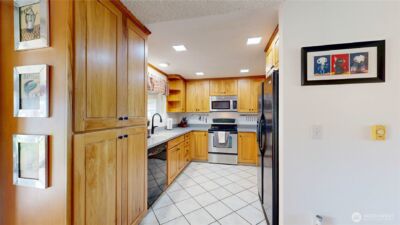 17121 SE 264th Place , Covington, WA 98042-8321 - Photo 2