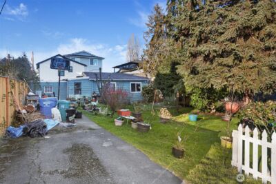 528 N 70th Street , Seattle, WA 98103 - Photo 2