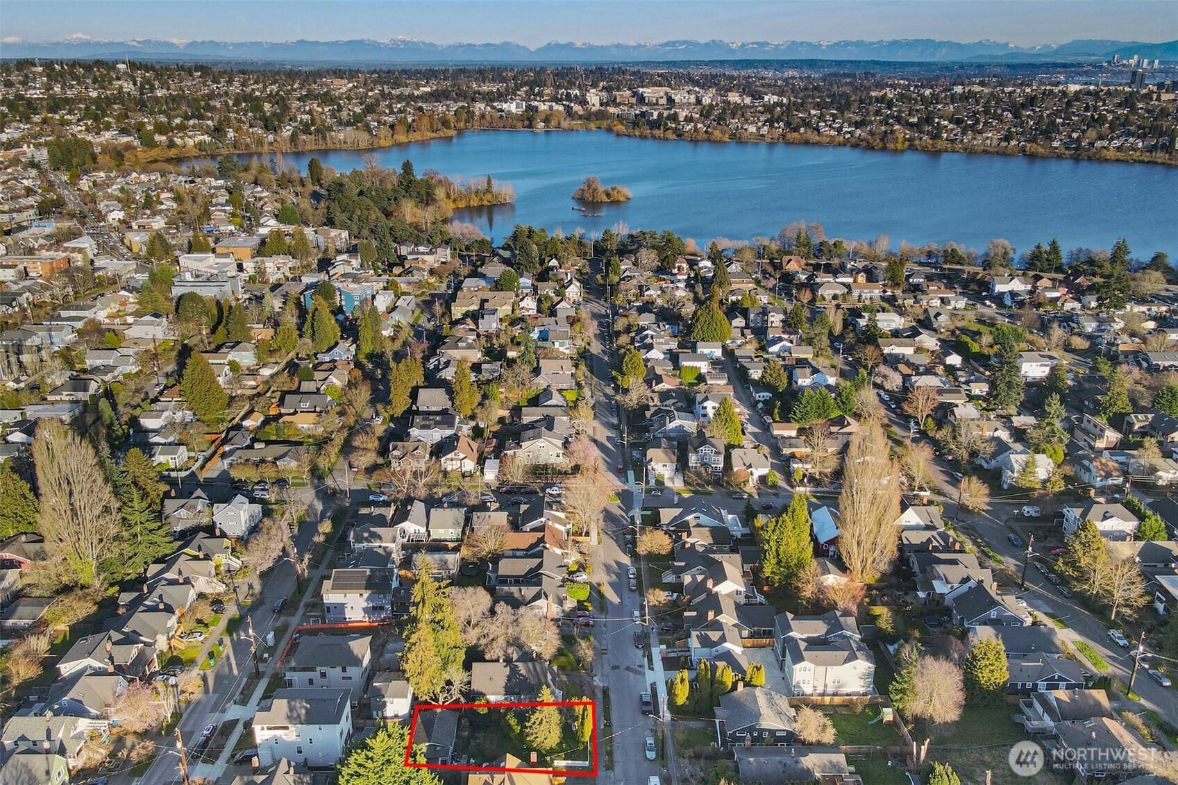 528 N 70th Street , Seattle, WA 98103