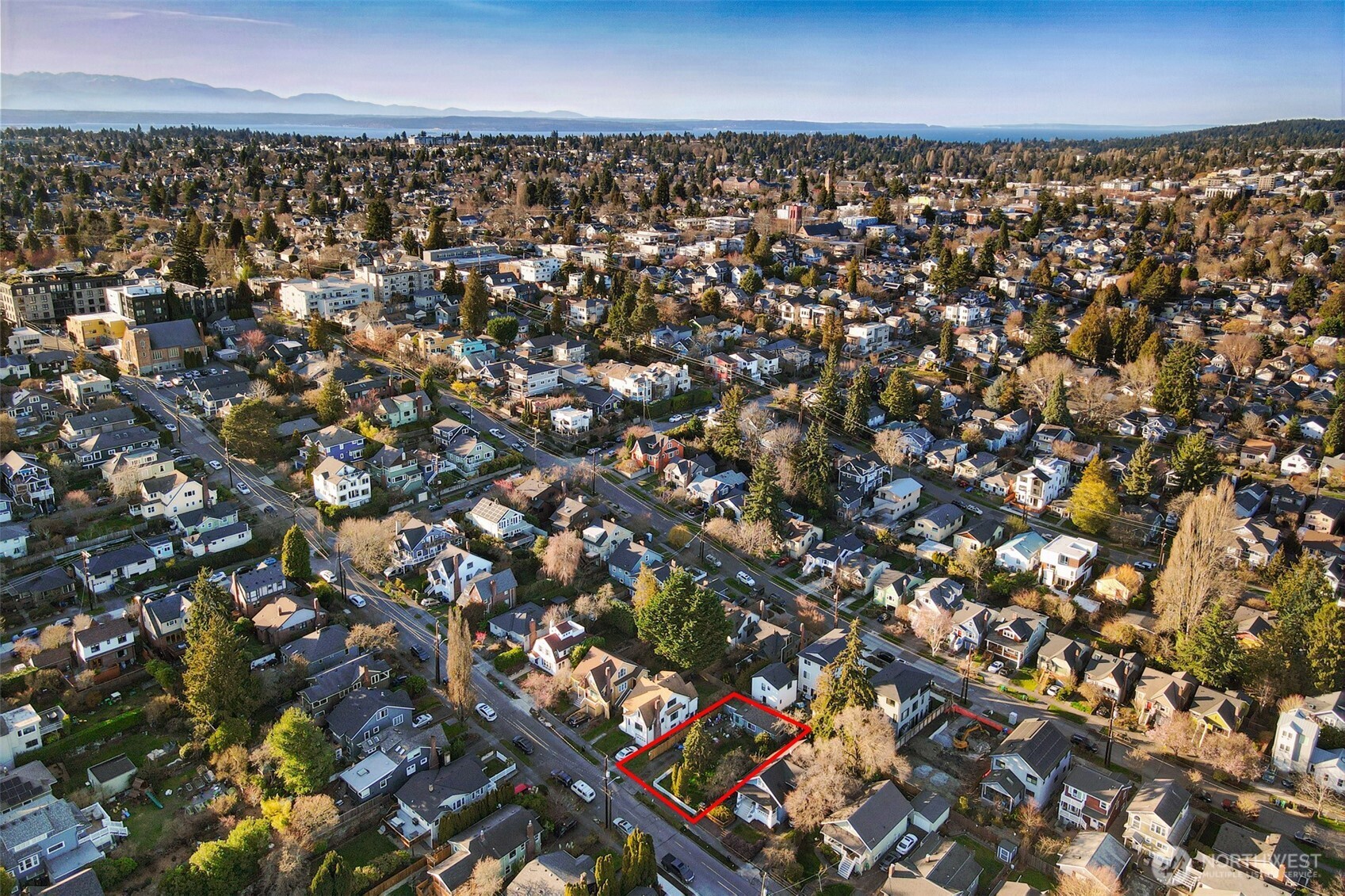 528 N 70th Street , Seattle, WA 98103