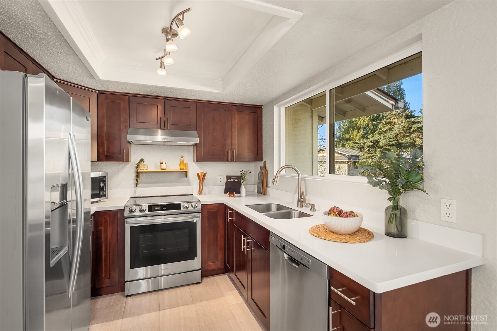 12710 NE 111th Place , Kirkland, WA 98033