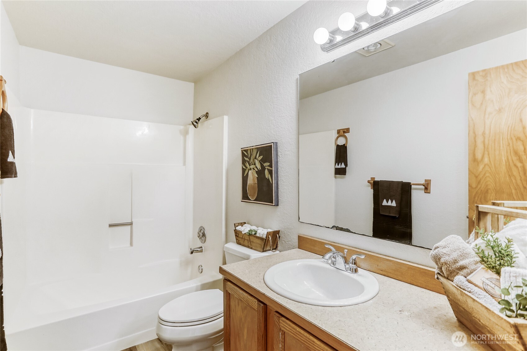 9115 1st Place NE #2, Lake Stevens, WA 98258