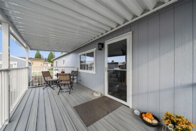 915 Mt Villa Loop , Enumclaw, WA 98022 - Photo 2