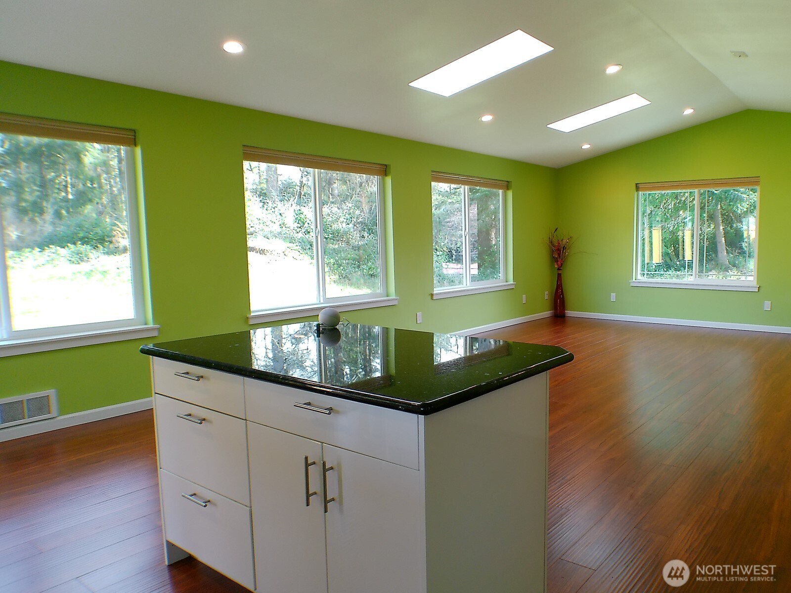 744 Evergreen Avenue , Ocean Shores, WA 98569