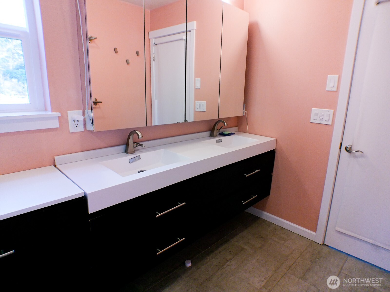 744 Evergreen Avenue , Ocean Shores, WA 98569