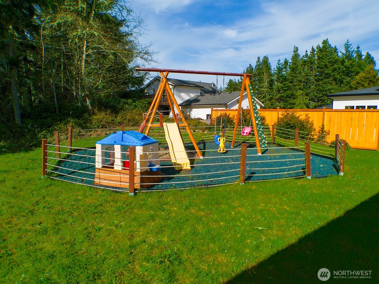 744 Evergreen Avenue , Ocean Shores, WA 98569