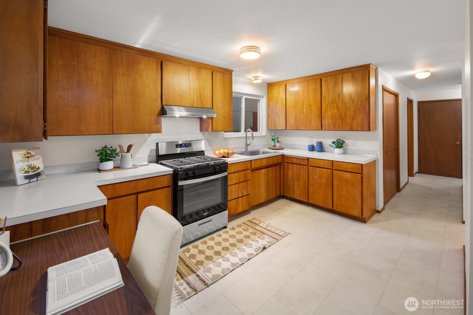 927 NW 58th Street , Seattle, WA 98107