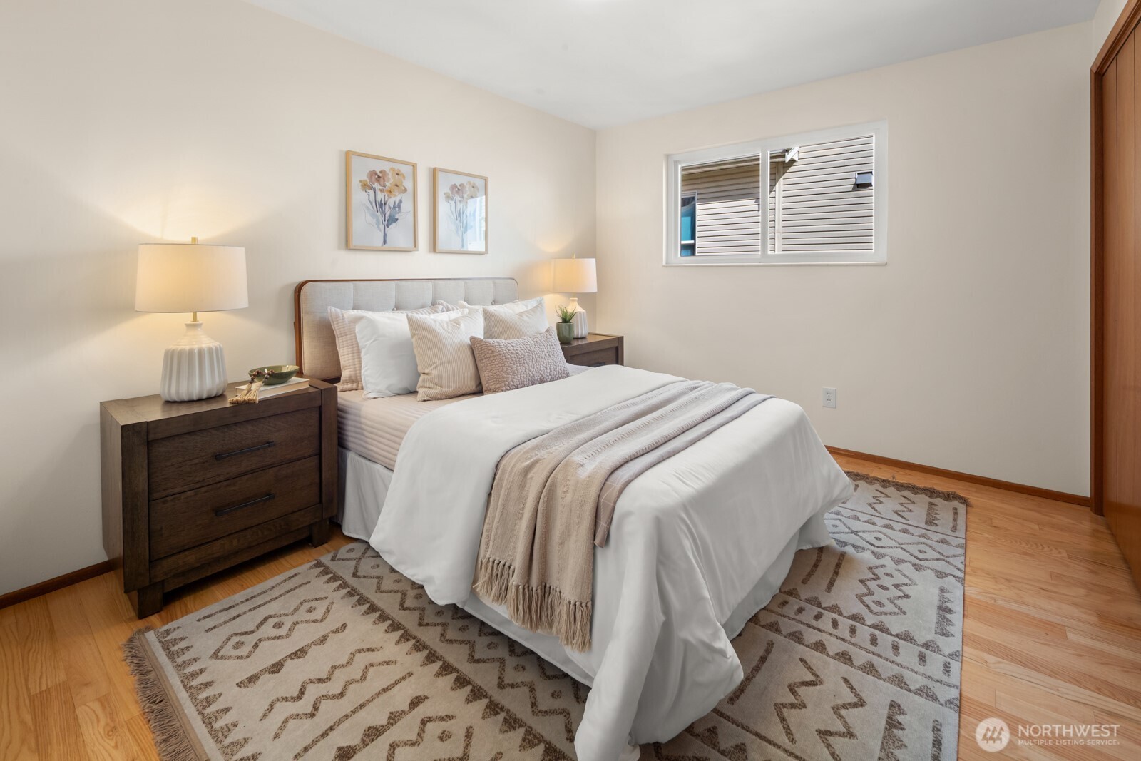 927 NW 58th Street , Seattle, WA 98107