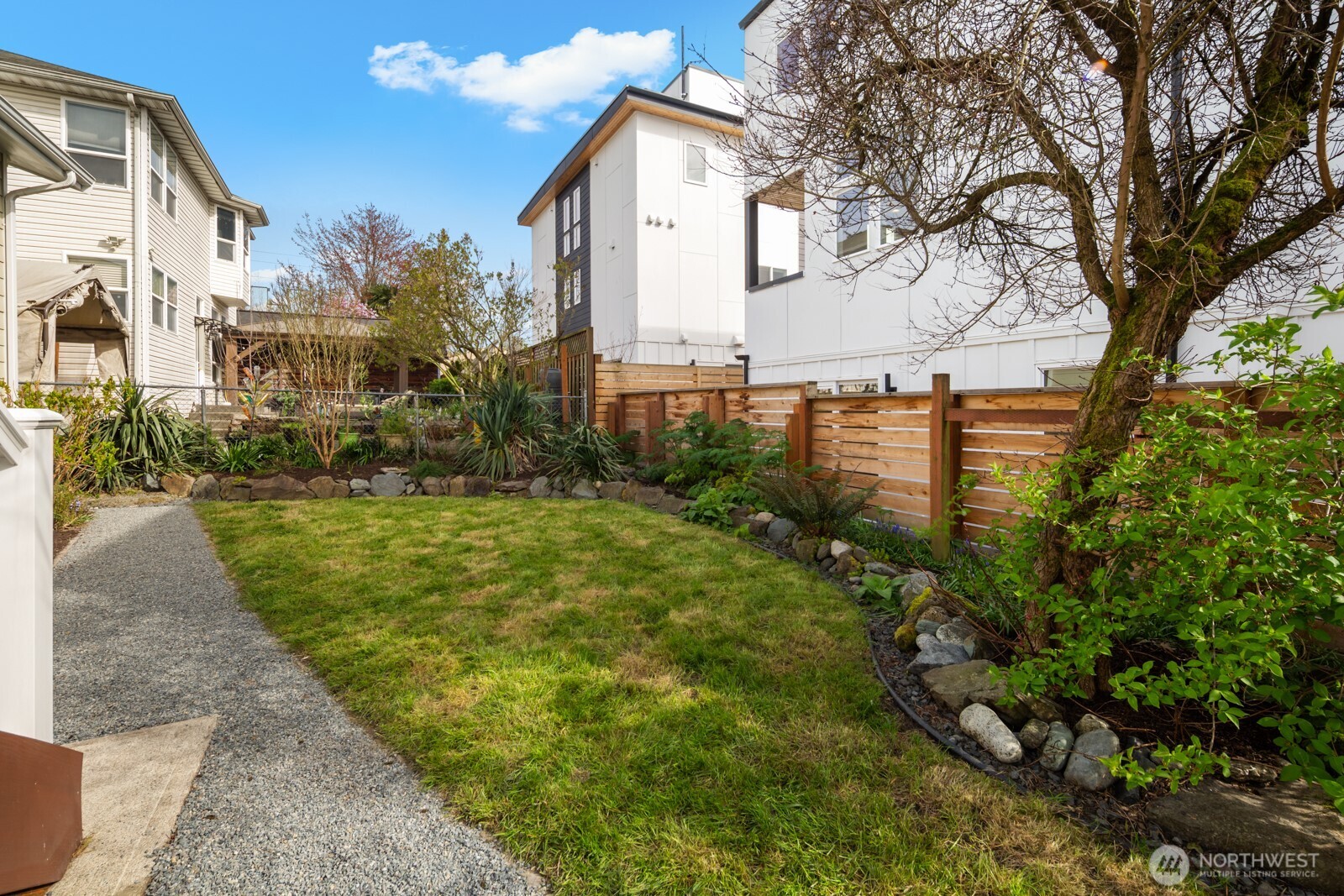 927 NW 58th Street , Seattle, WA 98107