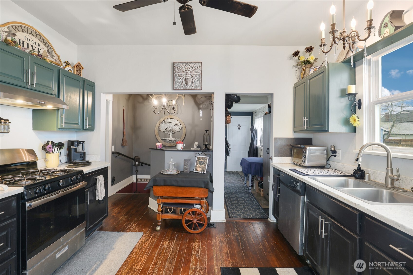 6020 S Lawrence Street , Tacoma, WA 98409