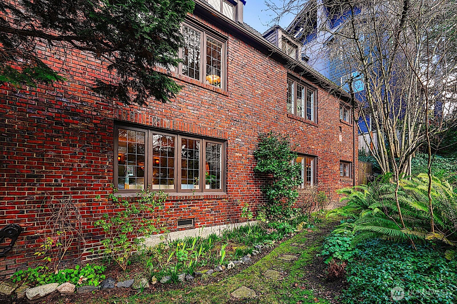 750 Belmont Avenue E #5, Seattle, WA 98102-5986