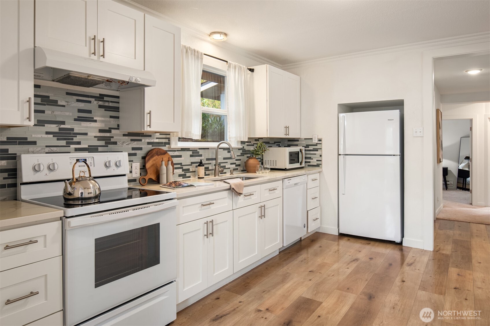 5115 S Roxbury Street , Seattle, WA 98118