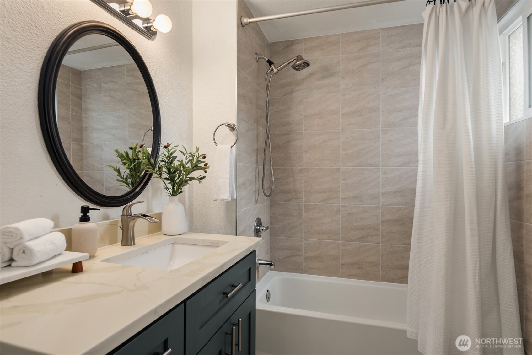 5115 S Roxbury Street , Seattle, WA 98118