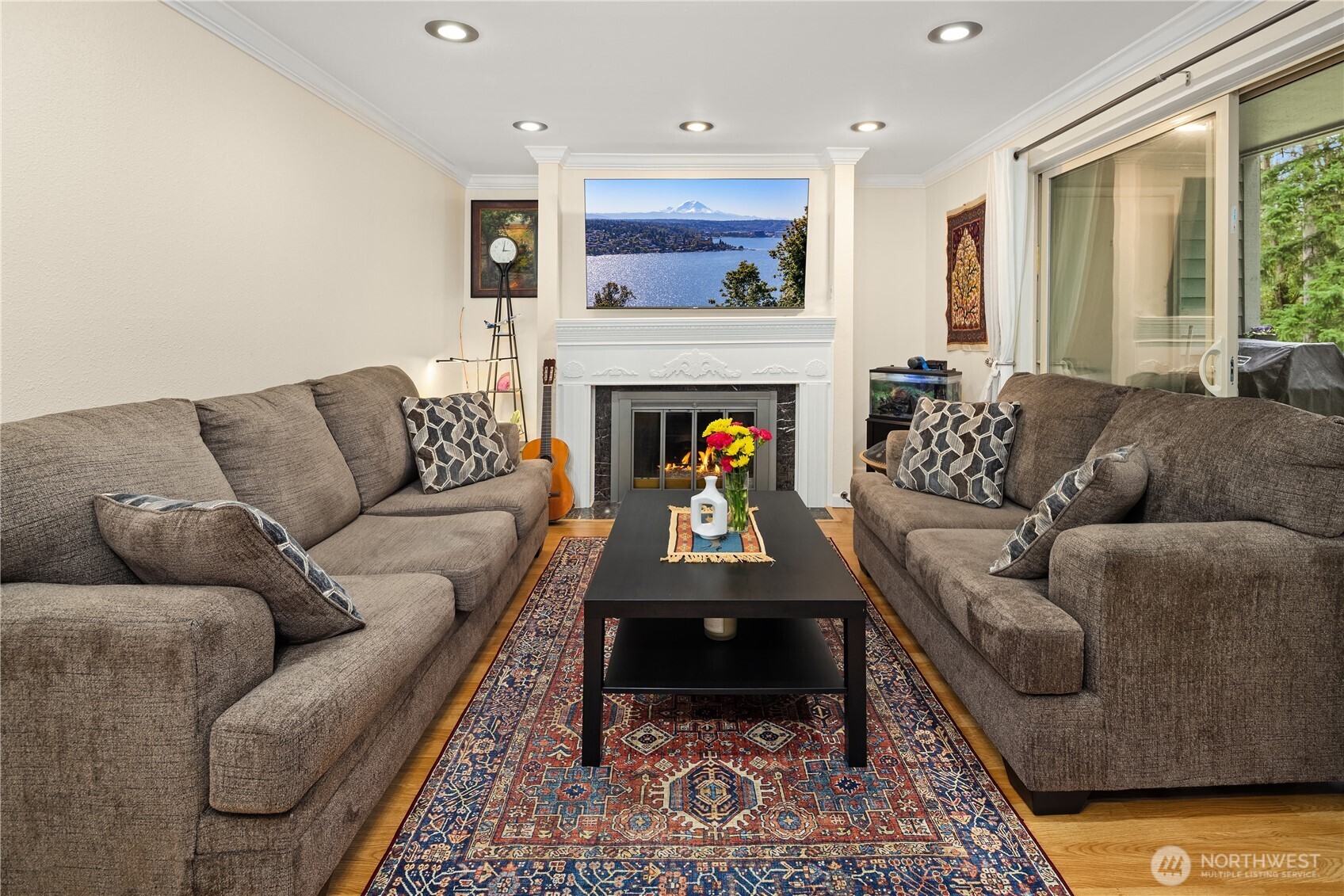 4727 W Lake Sammamish Parkway SE #B201, Issaquah, WA 98027
