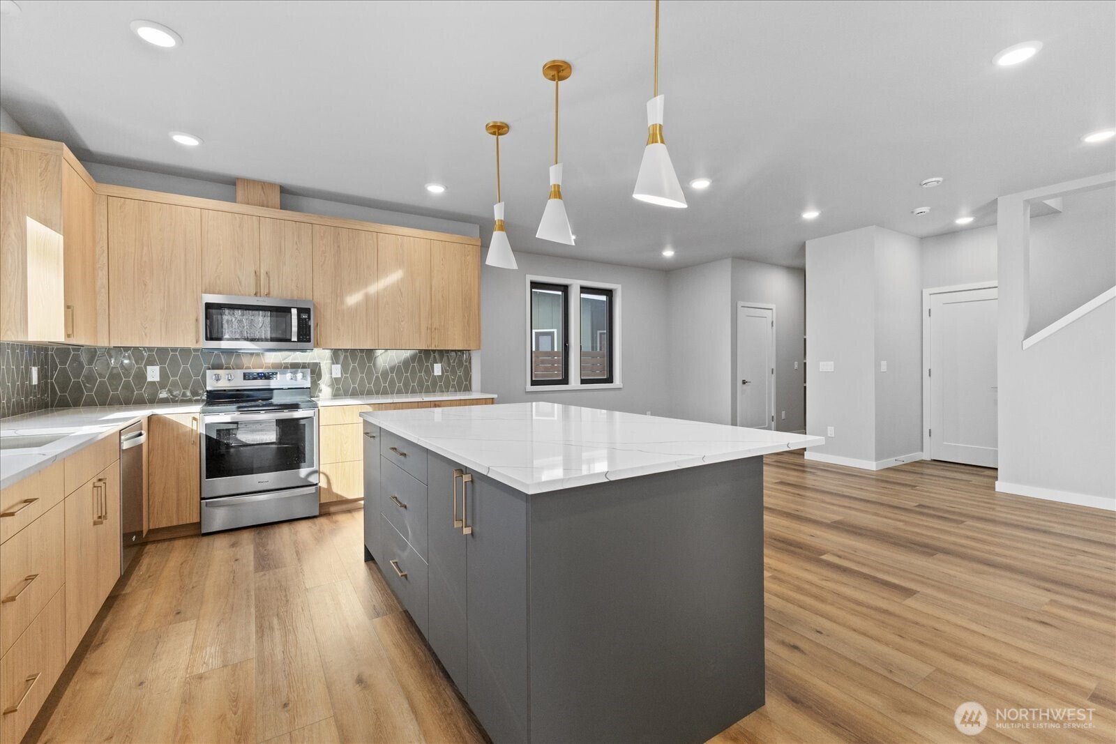 574 Creston Court , Bellingham, WA 98226-4268