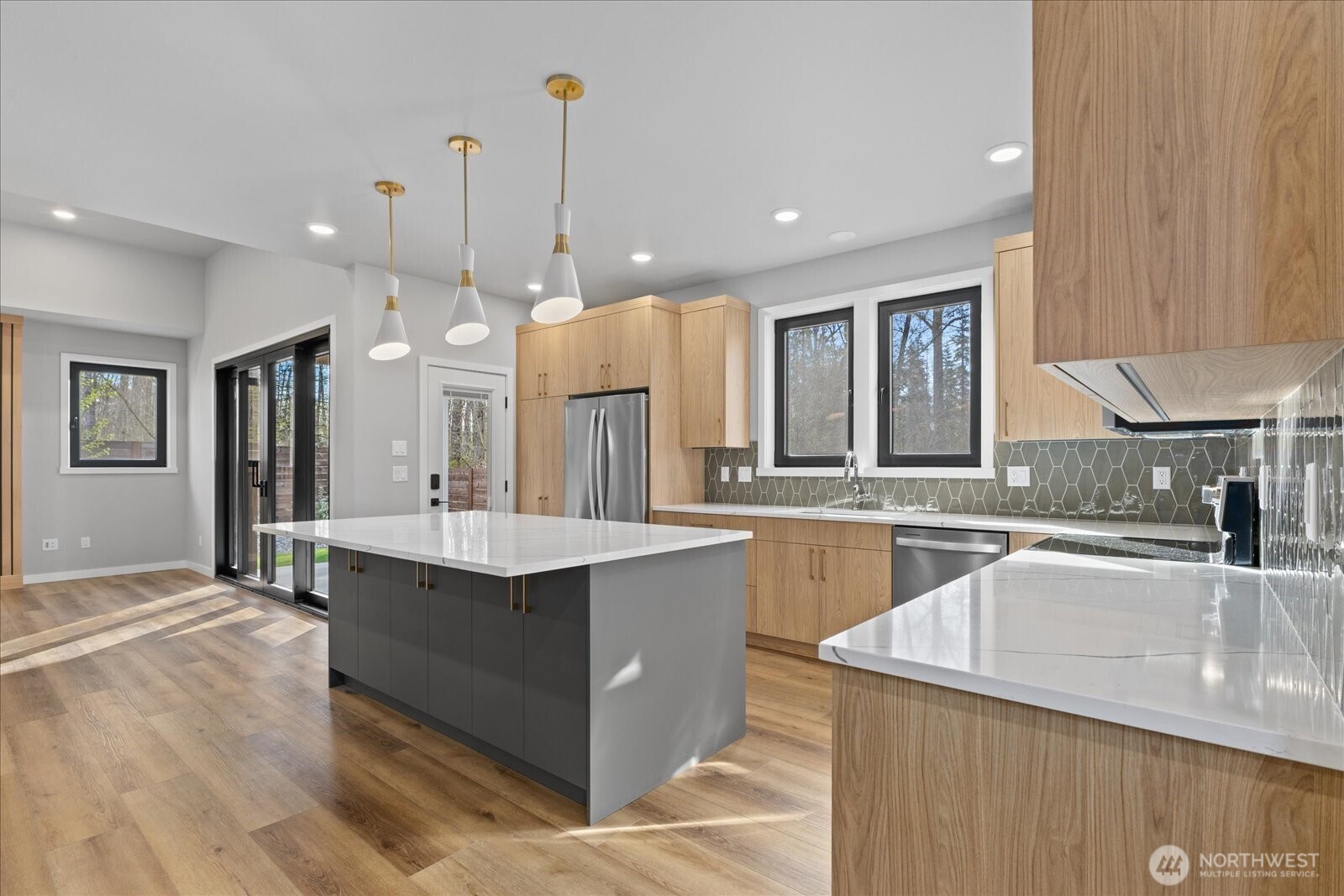 574 Creston Court , Bellingham, WA 98226-4268