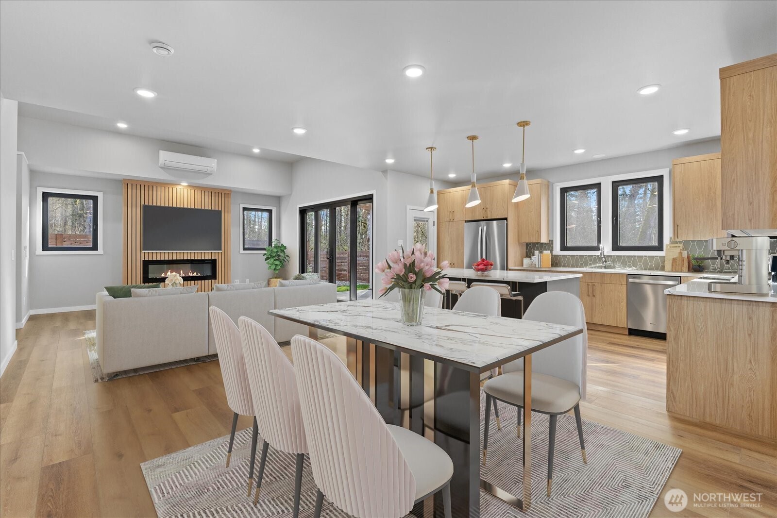 574 Creston Court , Bellingham, WA 98226-4268