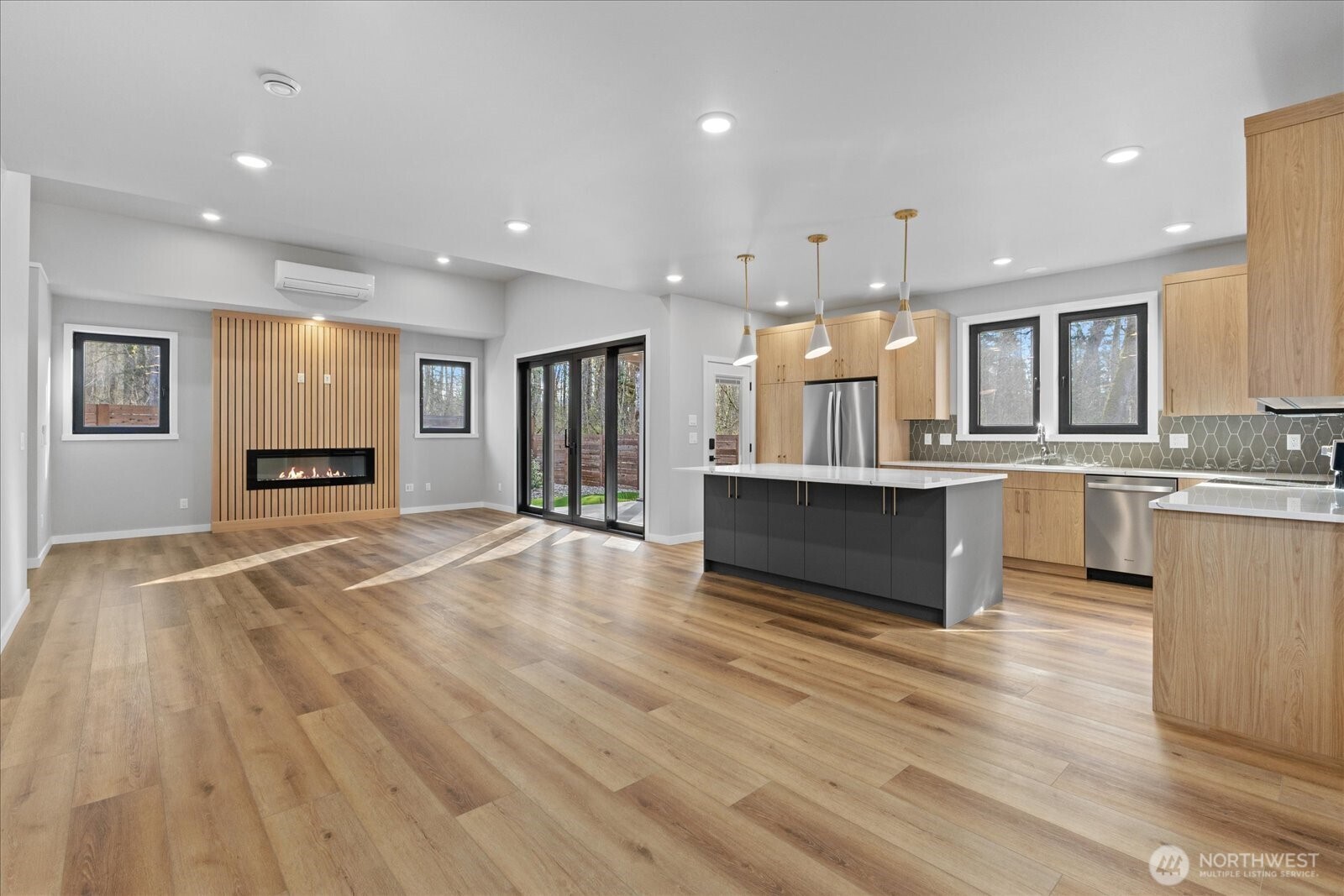 574 Creston Court , Bellingham, WA 98226-4268