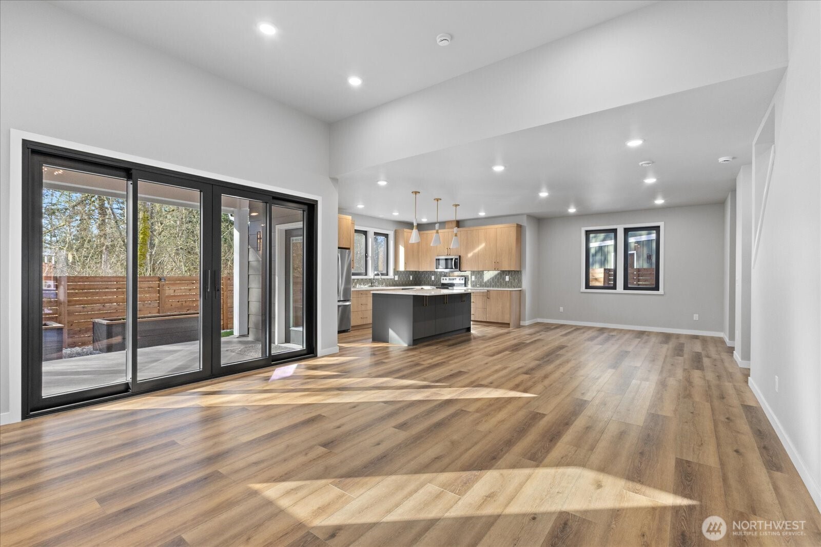 574 Creston Court , Bellingham, WA 98226-4268