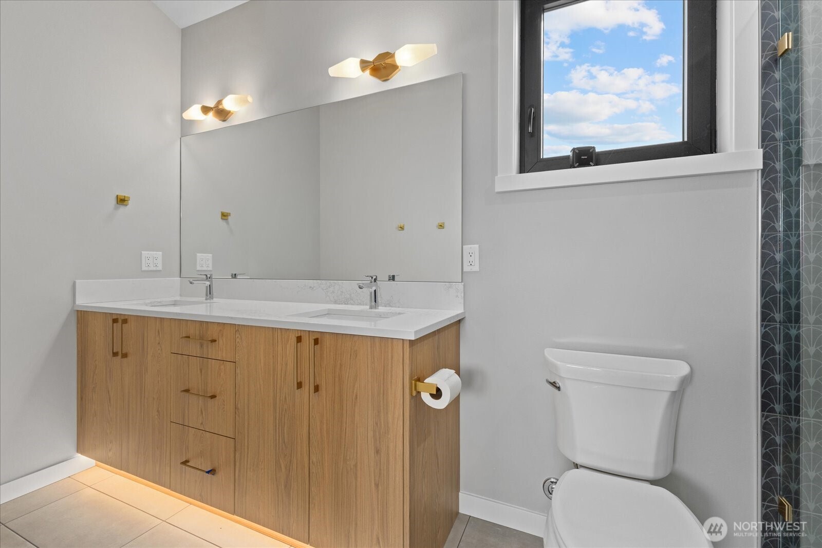 574 Creston Court , Bellingham, WA 98226-4268