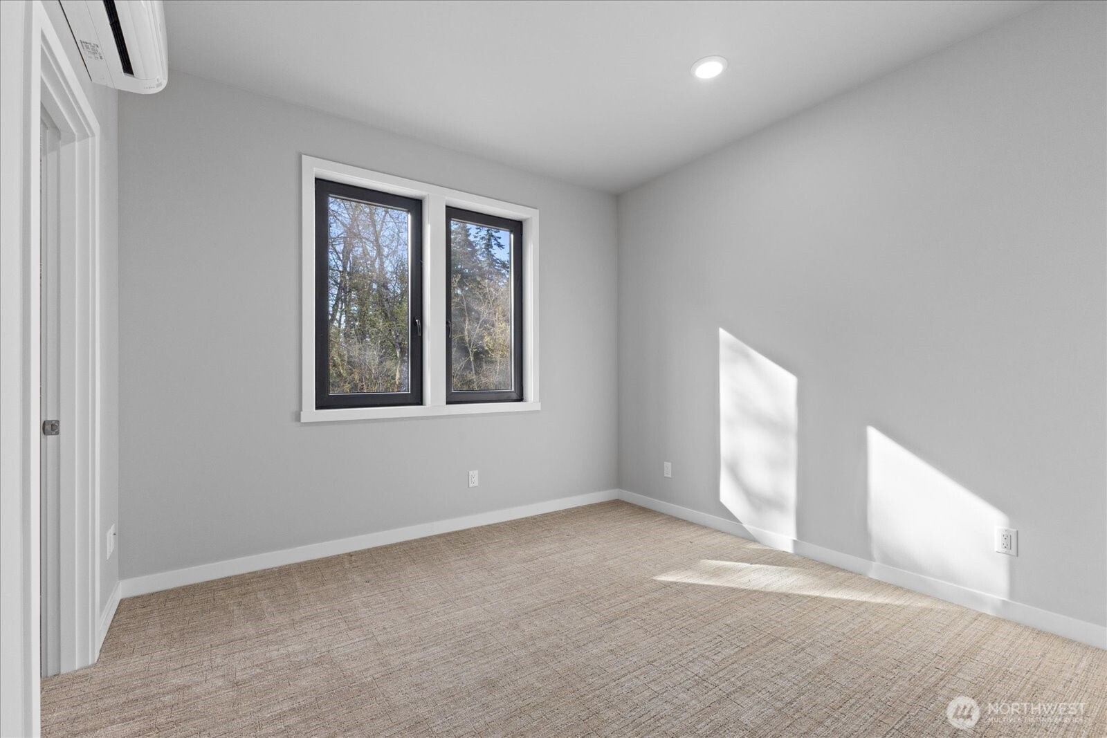 574 Creston Court , Bellingham, WA 98226-4268