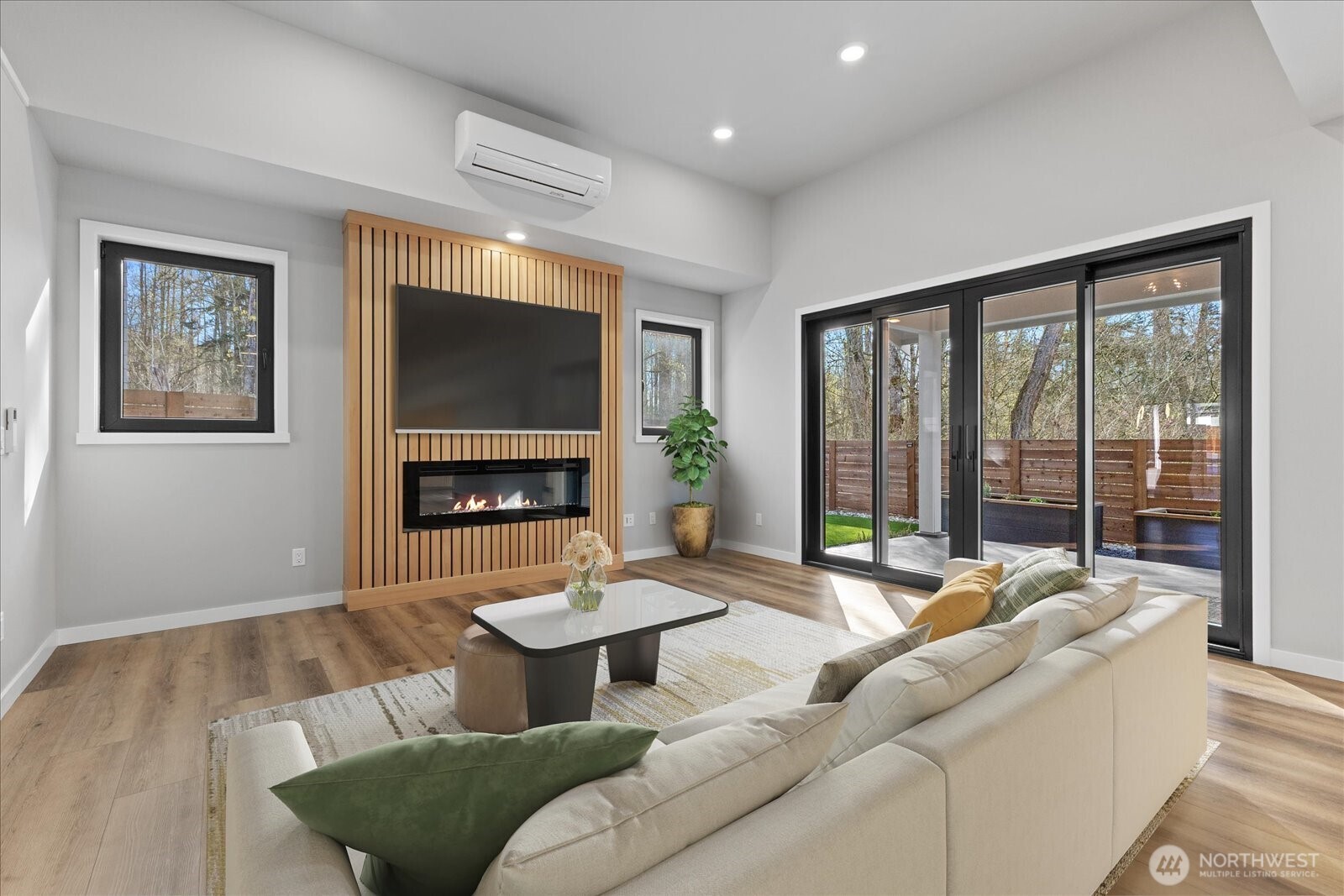 574 Creston Court , Bellingham, WA 98226-4268