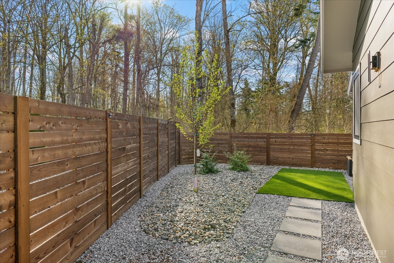 574 Creston Court , Bellingham, WA 98226-4268