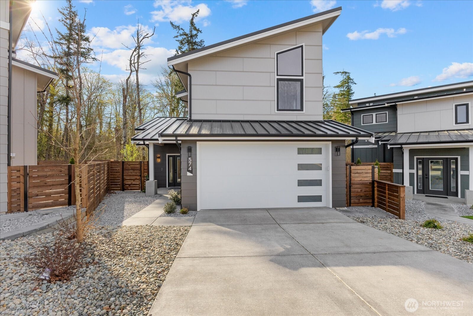 574 Creston Court , Bellingham, WA 98226-4268