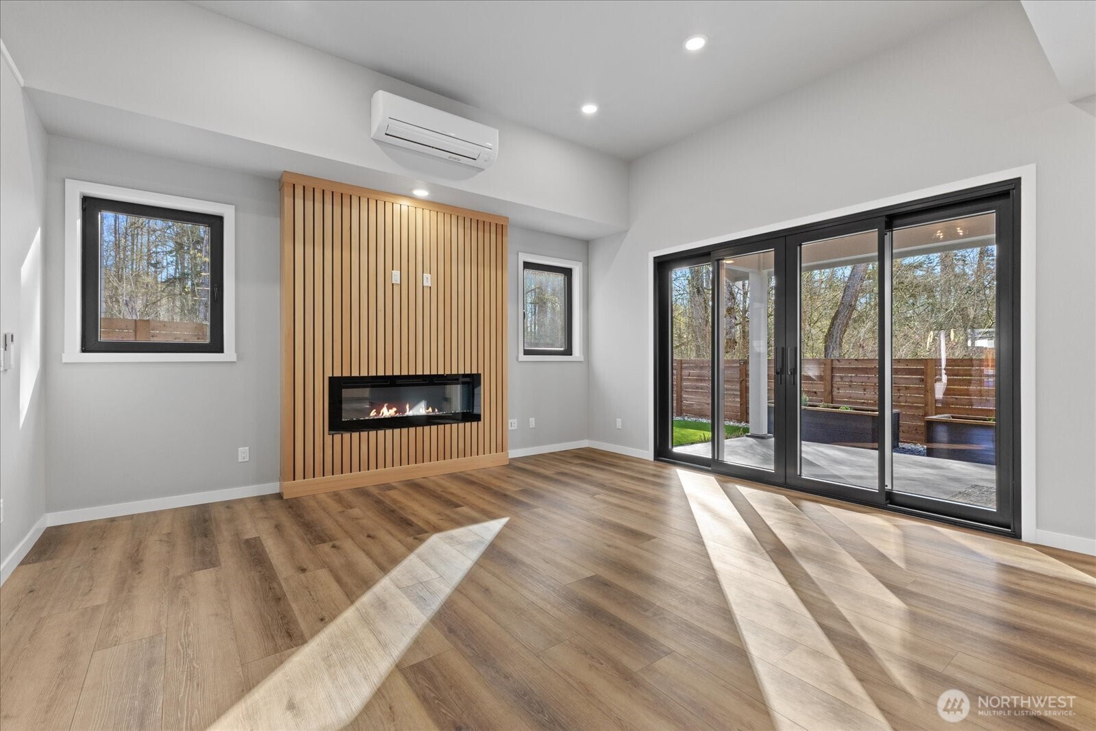 574 Creston Court , Bellingham, WA 98226-4268