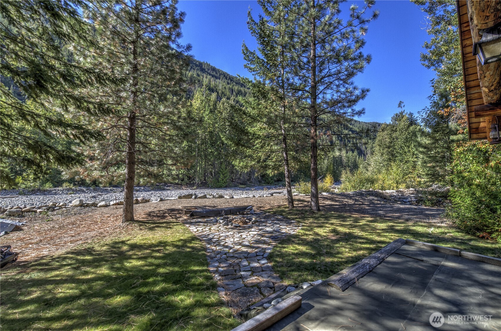 26 Mercer Road , Mazama, WA 98833