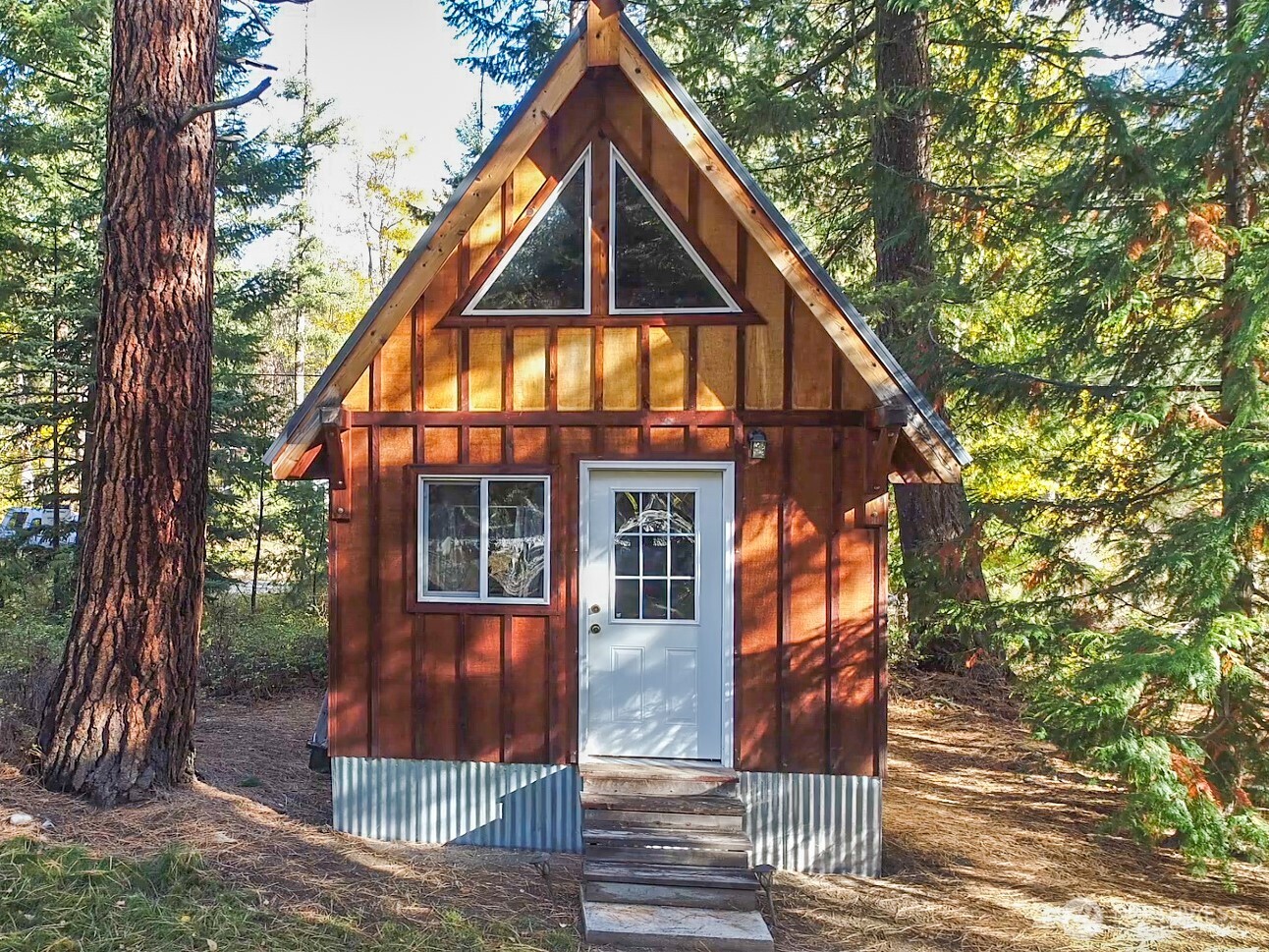 26 Mercer Road , Mazama, WA 98833
