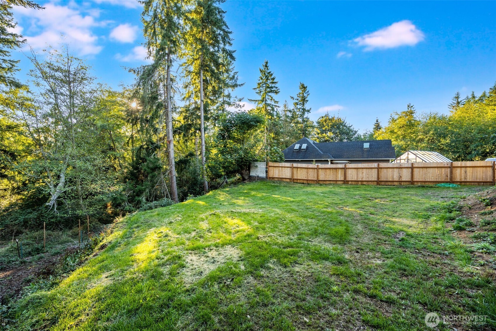 3681 Kingston Court , Clinton, WA 98236