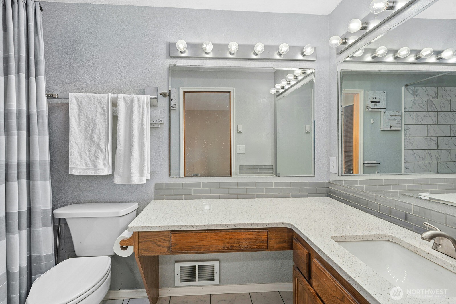 777 SE Lakeway Boulevard , Port Orchard, WA 98367-7797