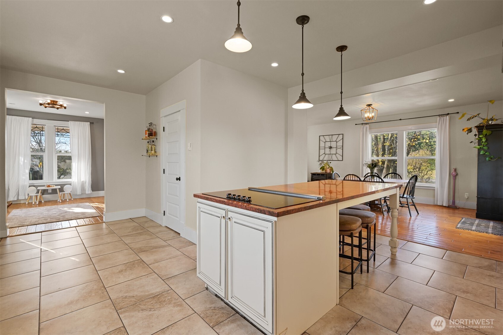 2880 Creasey Road , Custer, WA 98240