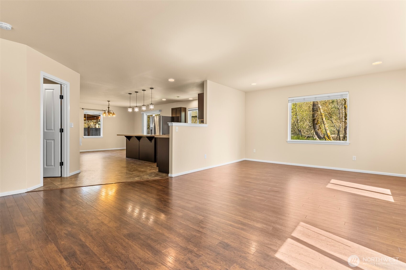 1408 Daffodil Avenue NE, Orting, WA 98360