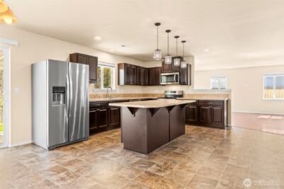 1408 Daffodil Avenue NE, Orting, WA 98360 - Photo 2