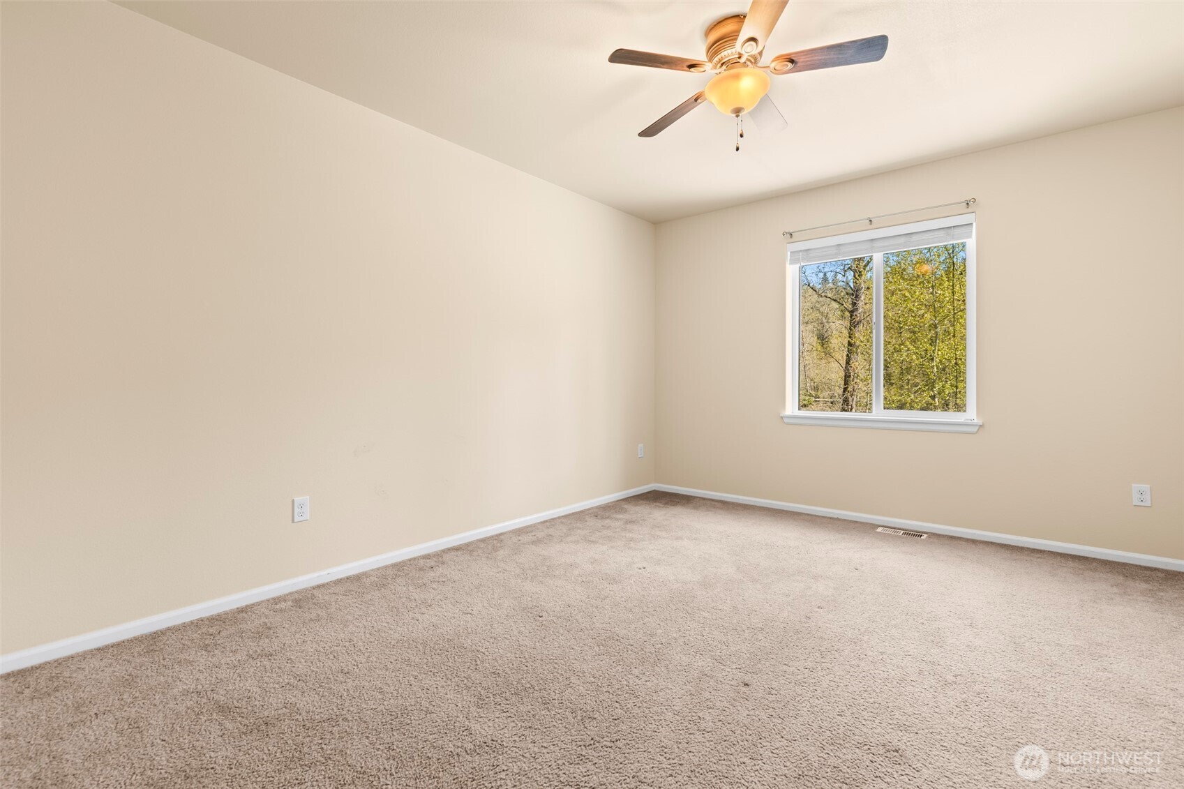 1408 Daffodil Avenue NE, Orting, WA 98360