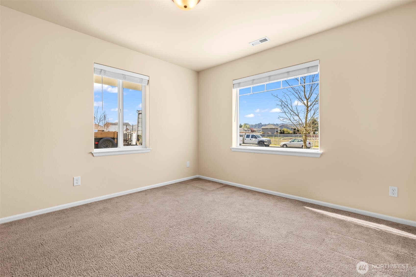 1408 Daffodil Avenue NE, Orting, WA 98360