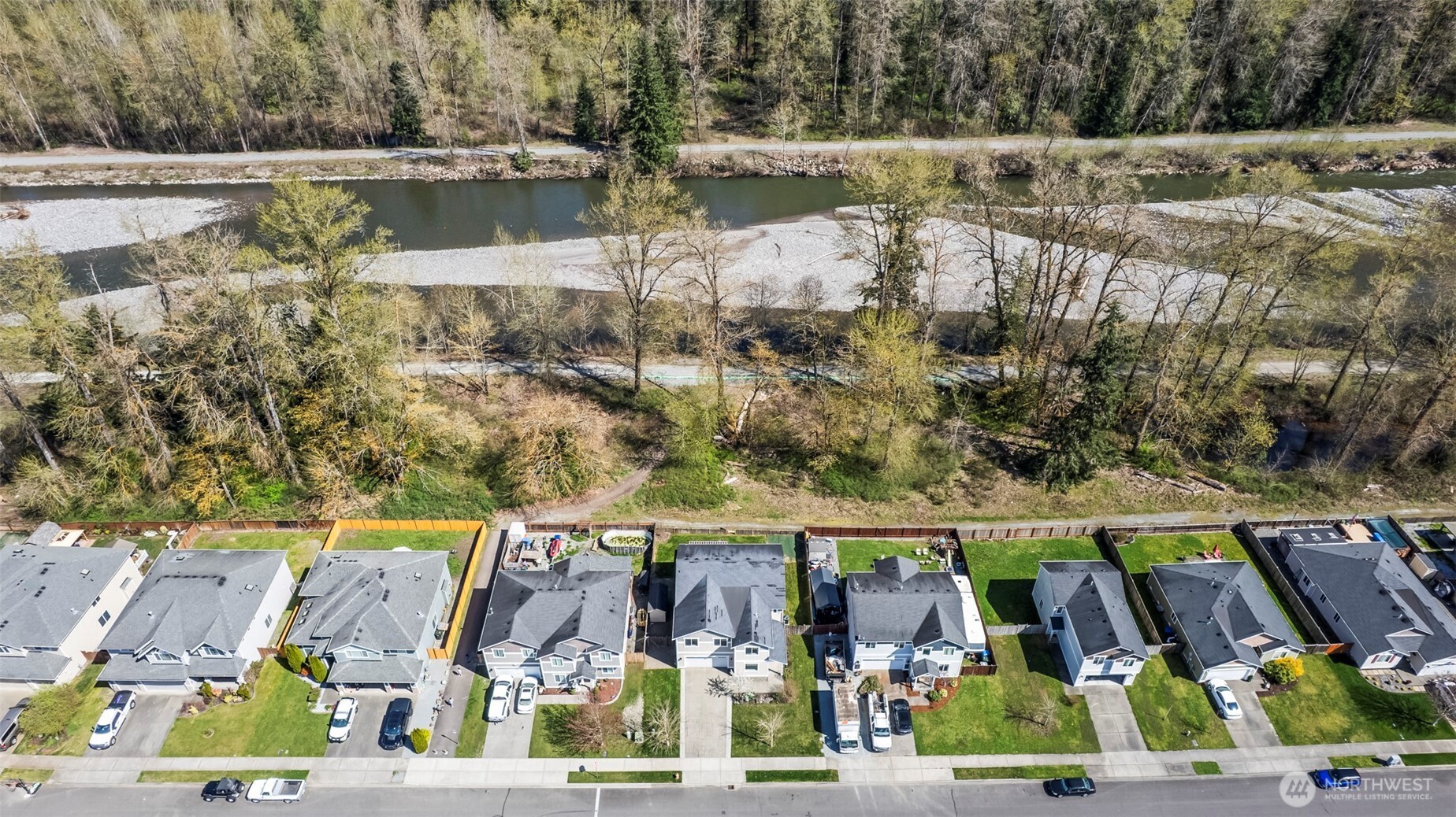 1408 Daffodil Avenue NE, Orting, WA 98360