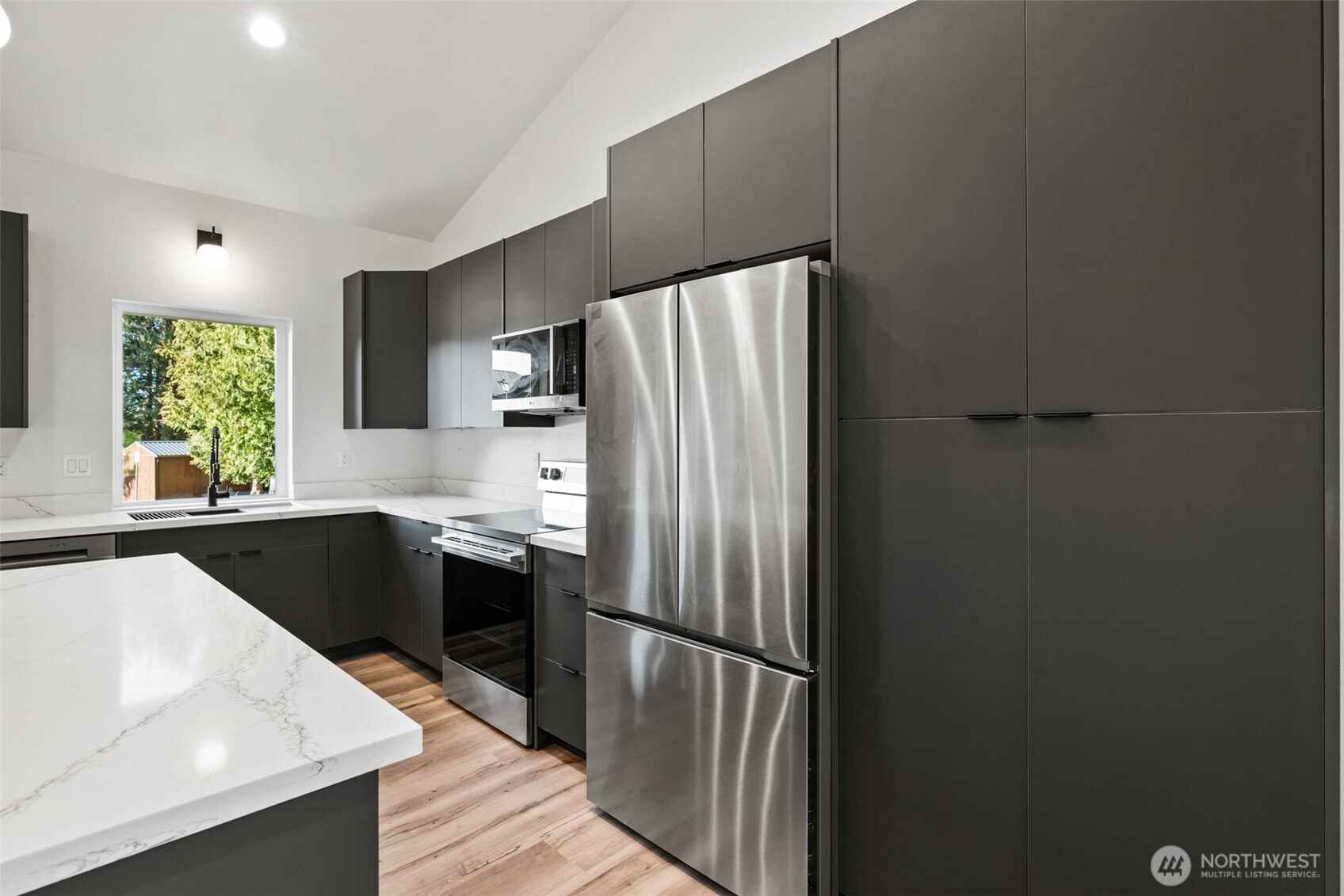 1215 Rolling Hills Drive , Port Angeles, WA 98363