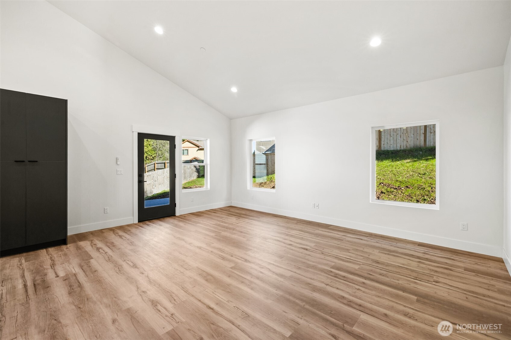 1215 Rolling Hills Drive , Port Angeles, WA 98363