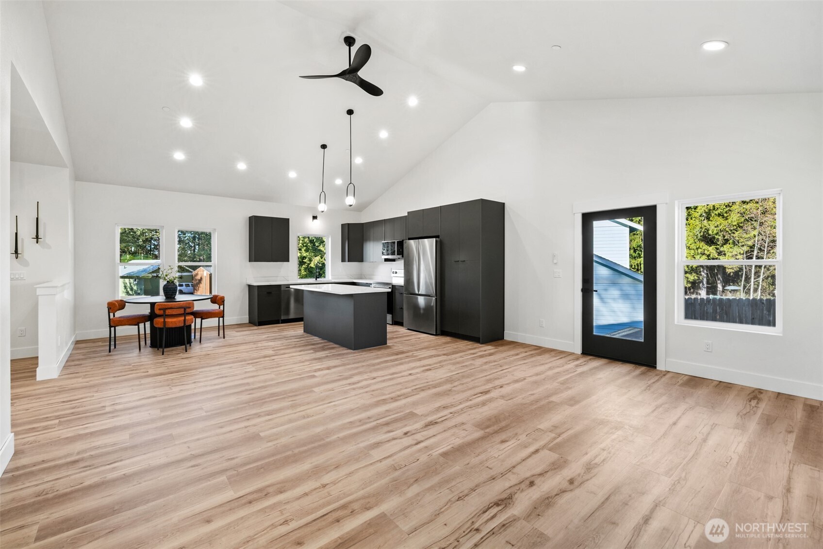 1215 Rolling Hills Drive , Port Angeles, WA 98363