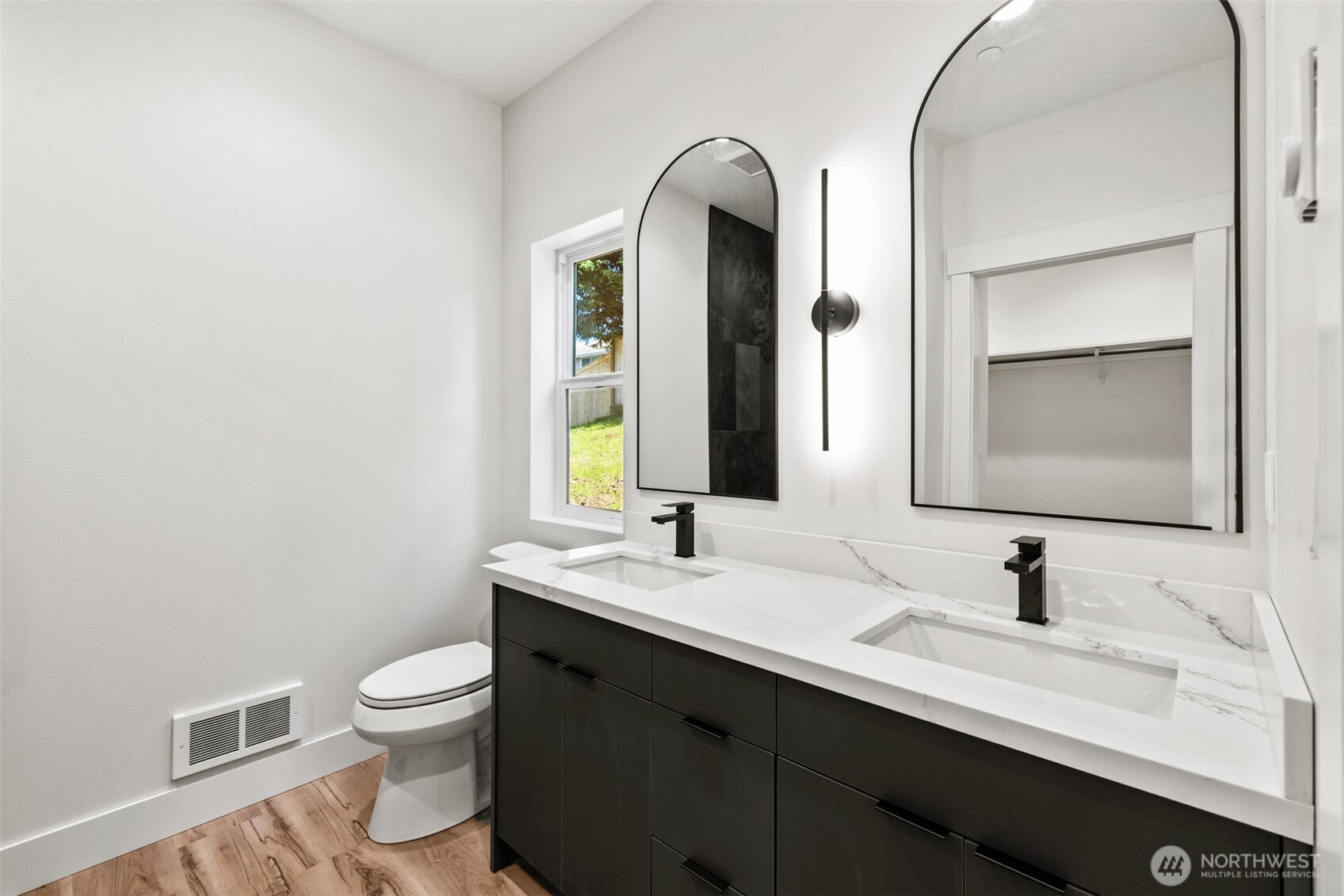 1215 Rolling Hills Drive , Port Angeles, WA 98363