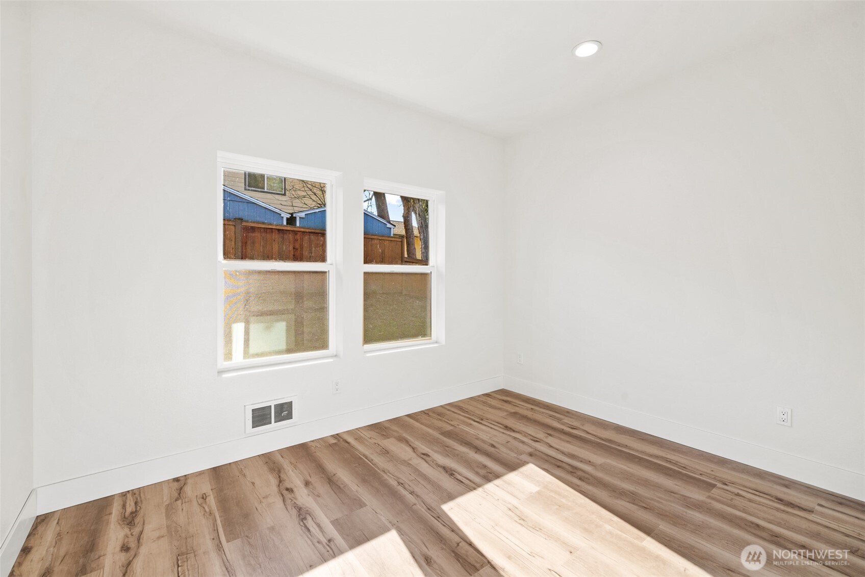 1215 Rolling Hills Drive , Port Angeles, WA 98363