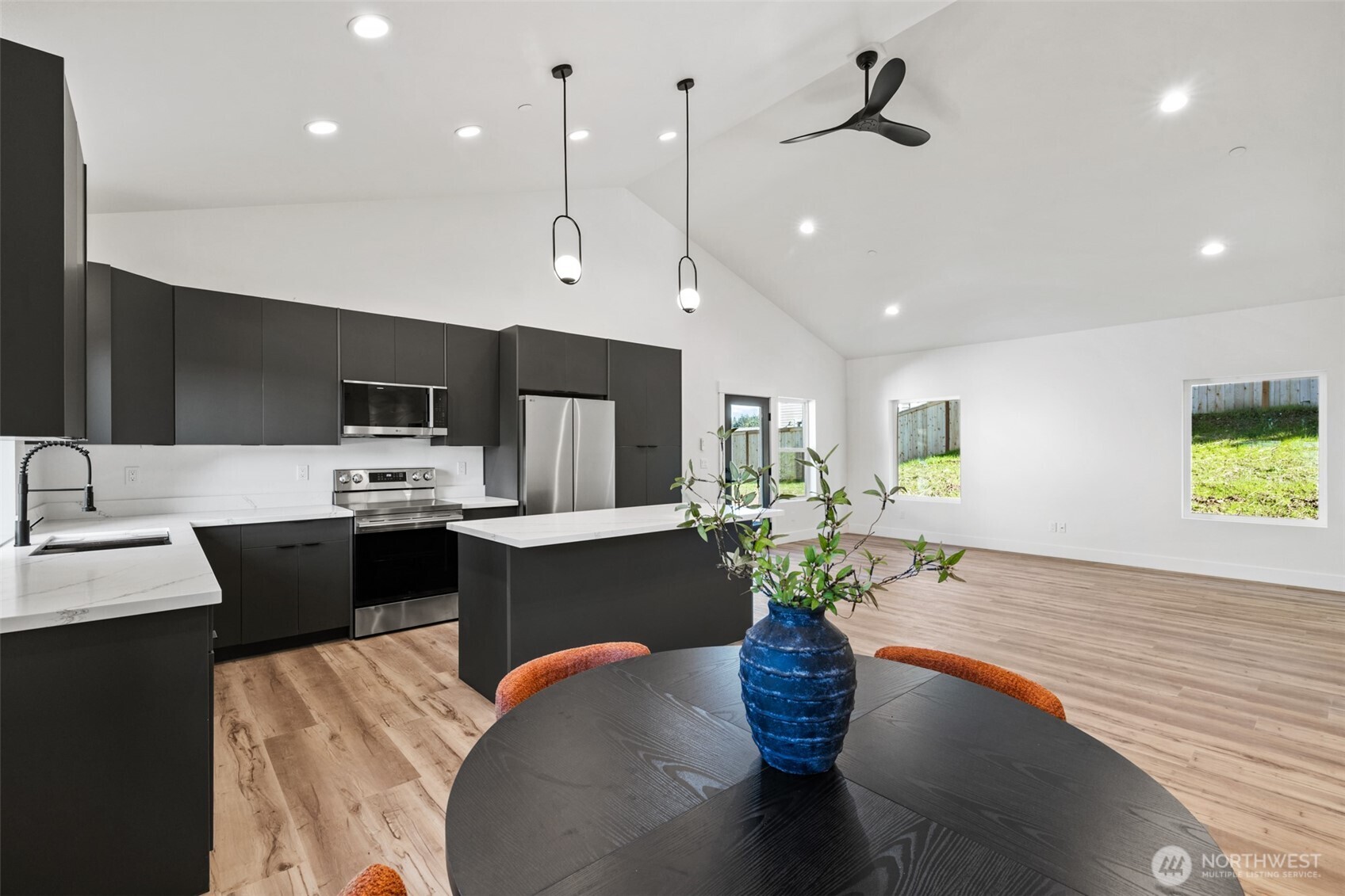 1215 Rolling Hills Drive , Port Angeles, WA 98363