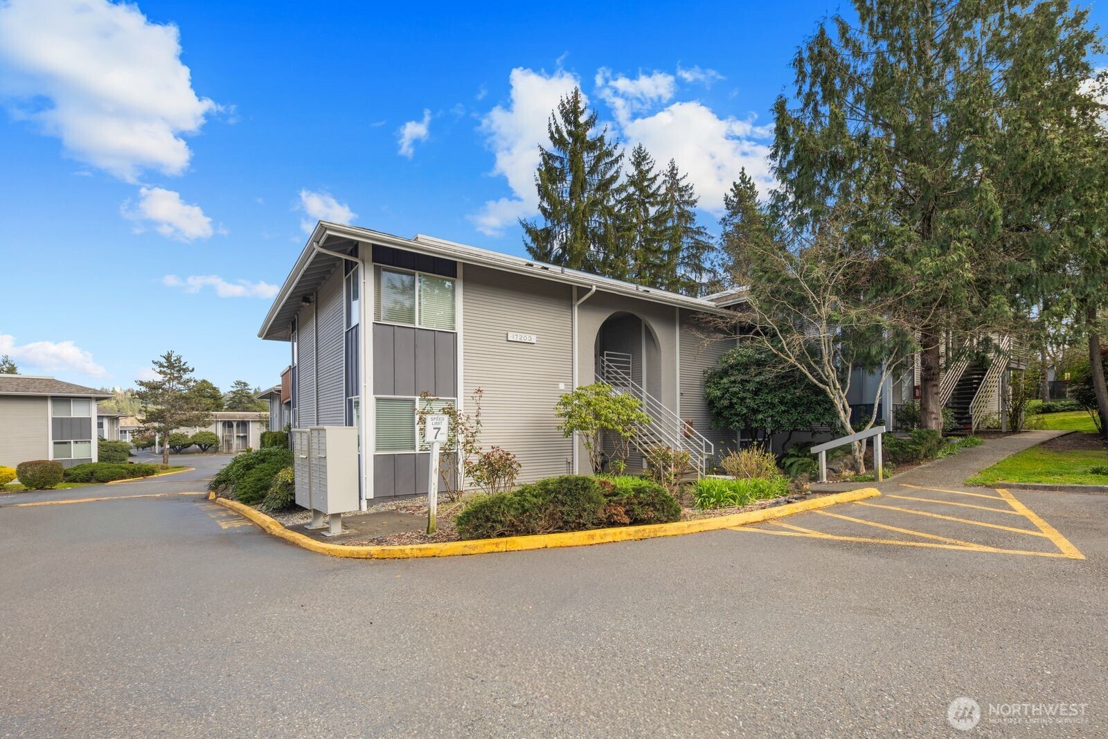 17203 NE 45th Street #46, Redmond, WA 98052
