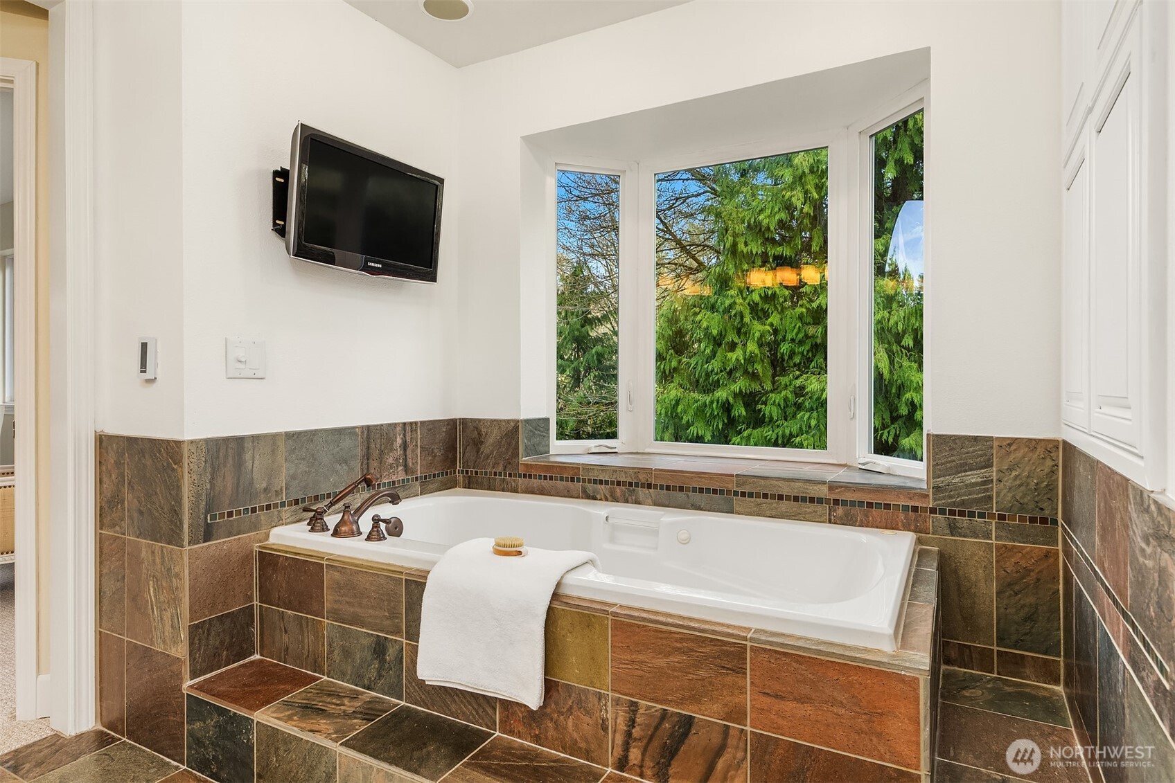 16908 SE Licorice Way , Newcastle, WA 98059