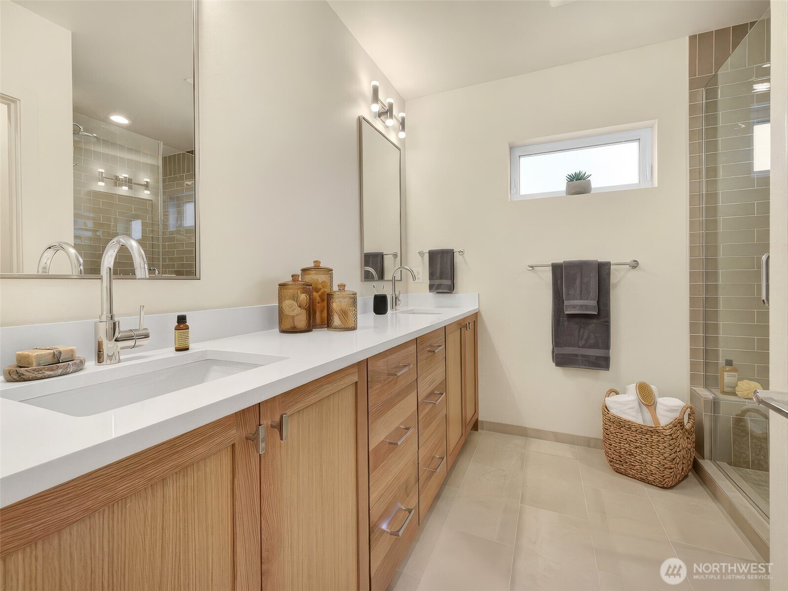 1414 N 47th Street #B, Seattle, WA 98103